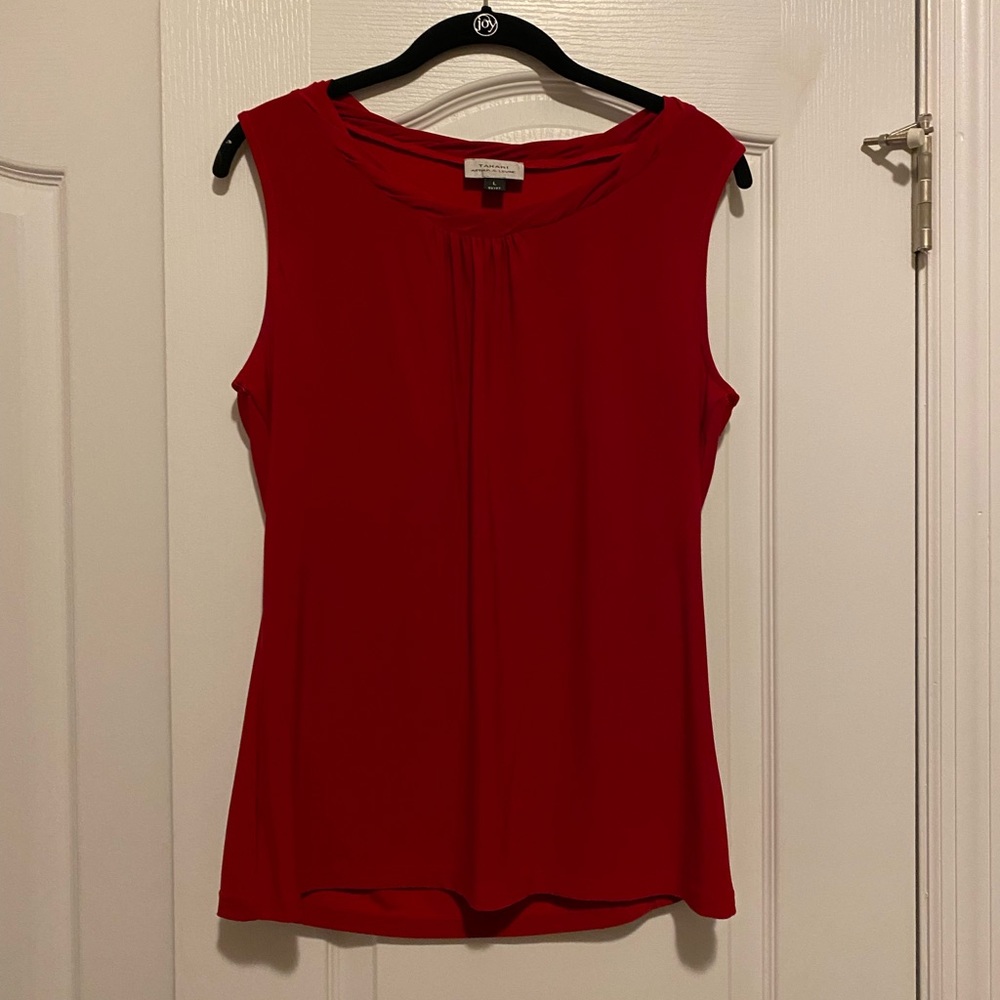 Tahari red shell